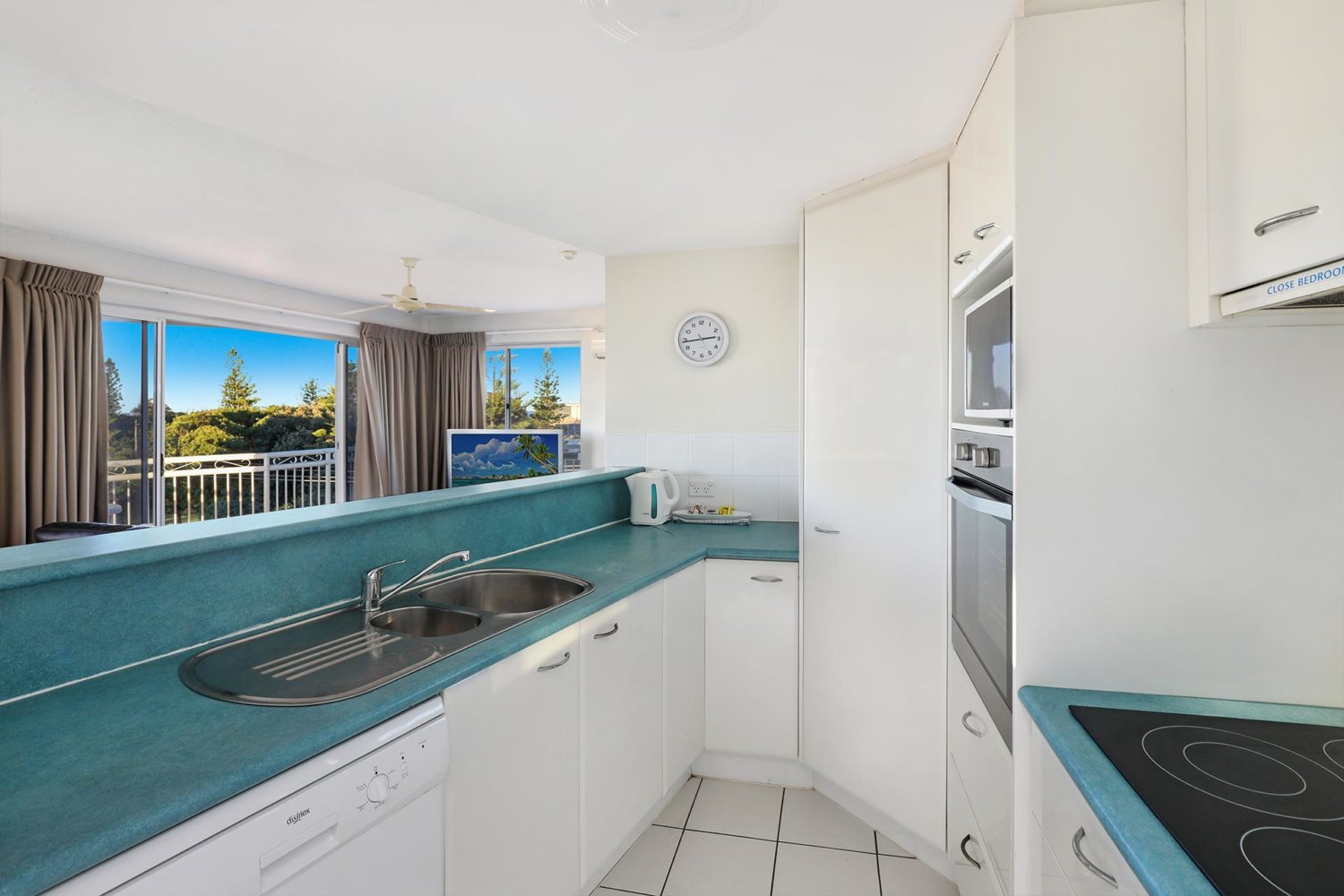 1920-3-bedroom-accommodation-buddina-kawana5